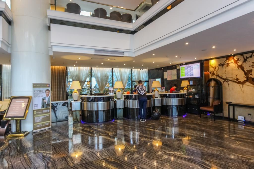 Paco Hotel Guangzhou East Railway Station Branch Exteriör bild
